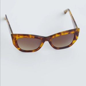 Zara Tortoiseshell Cat-Eye Sunglasses with Gradient Brown Lenses